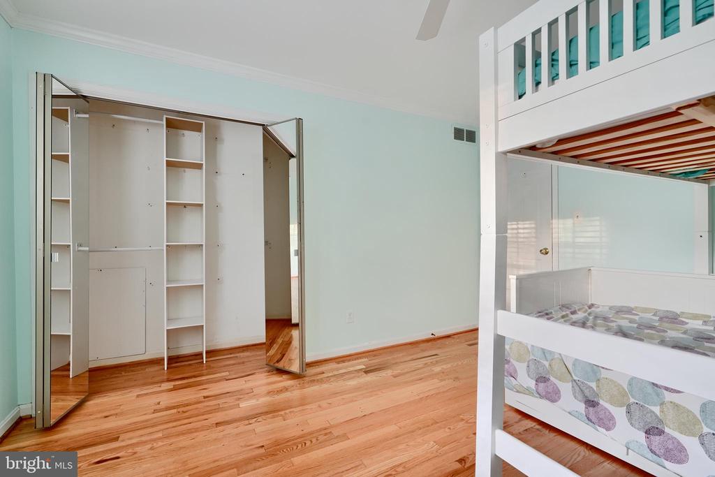 238 OAK COURT