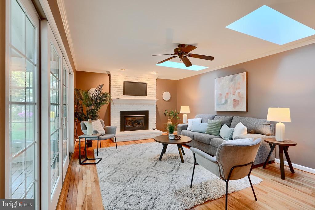 238 OAK COURT