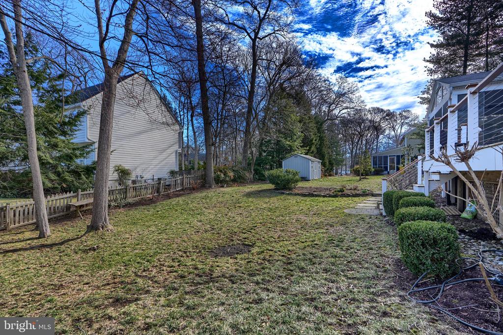 238 OAK COURT