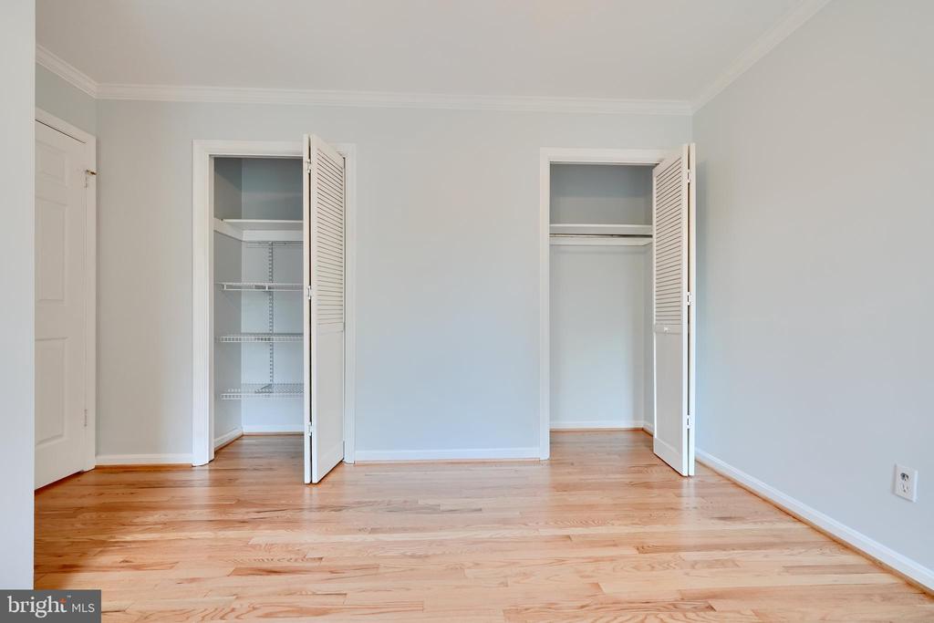 238 OAK COURT