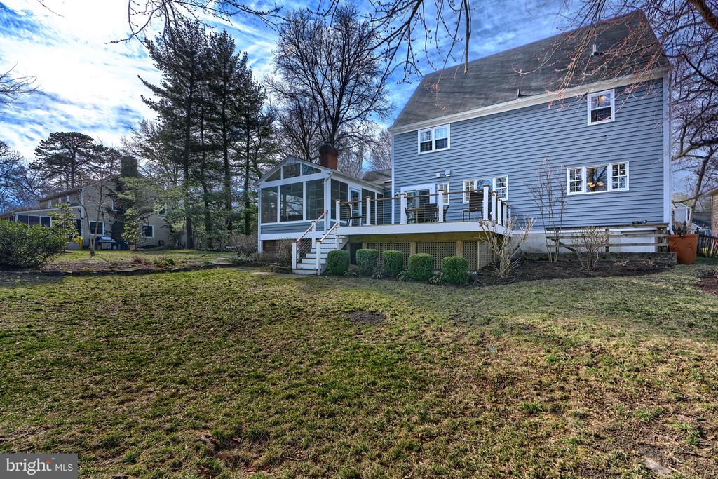 238 OAK COURT