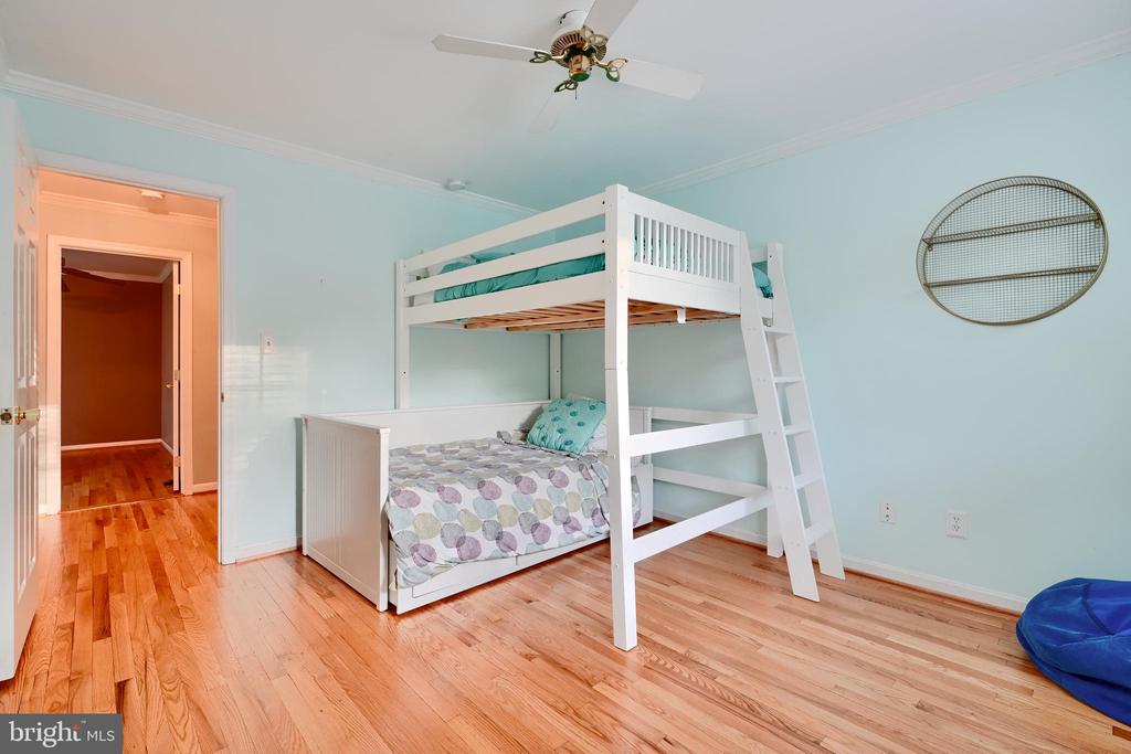 238 OAK COURT