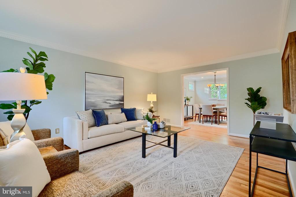 238 OAK COURT