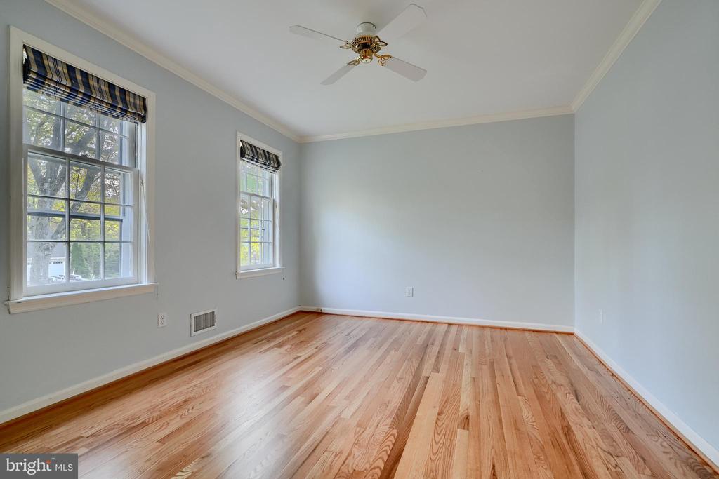 238 OAK COURT