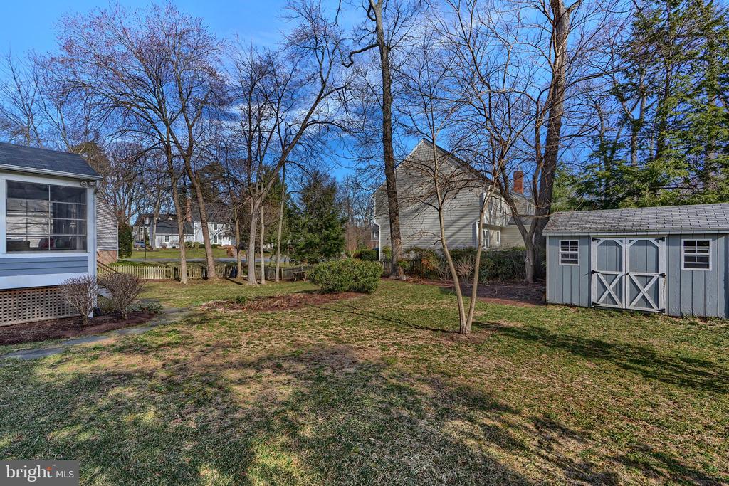 238 OAK COURT
