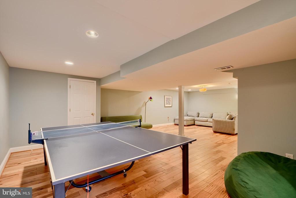 238 OAK COURT