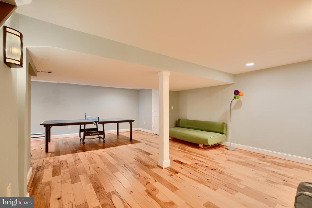 238 OAK COURT