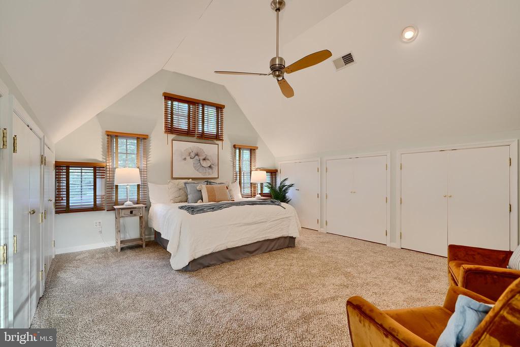 238 OAK COURT