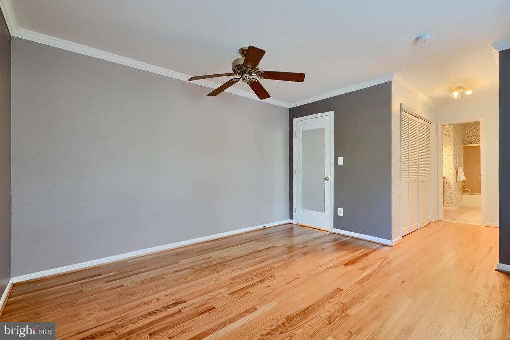 238 OAK COURT