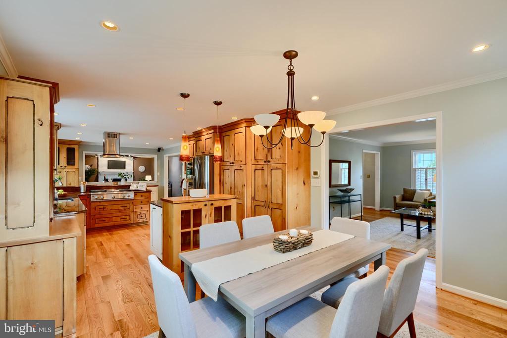 238 OAK COURT
