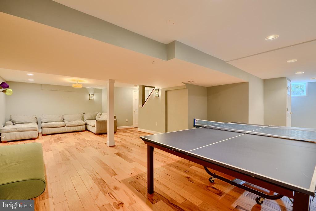 238 OAK COURT