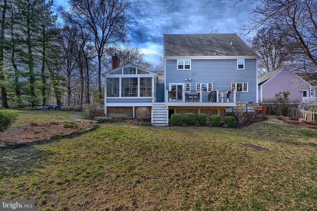 238 OAK COURT