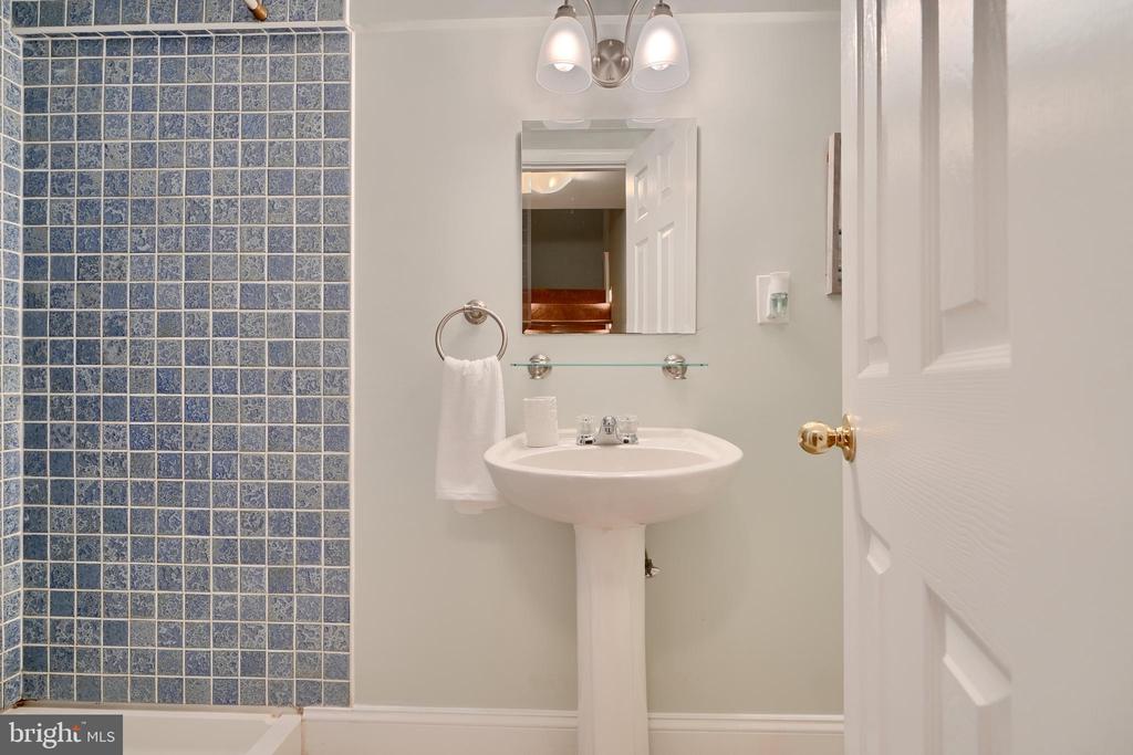 238 OAK COURT