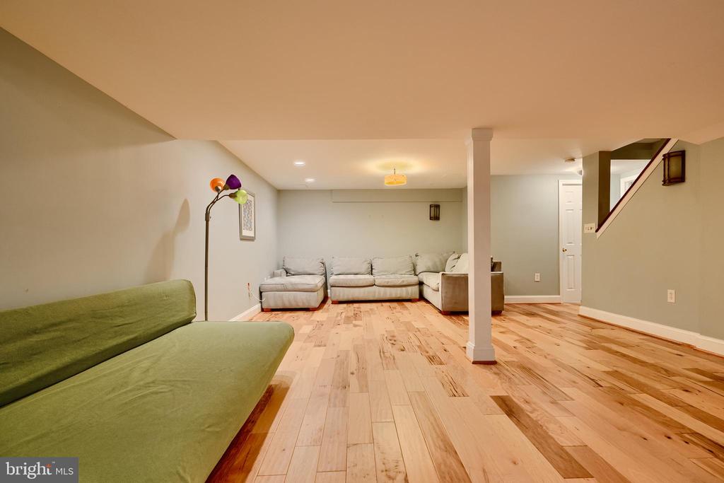 238 OAK COURT
