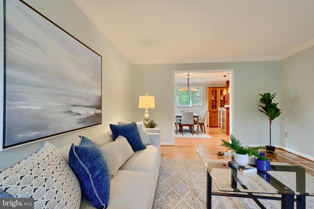 238 OAK COURT