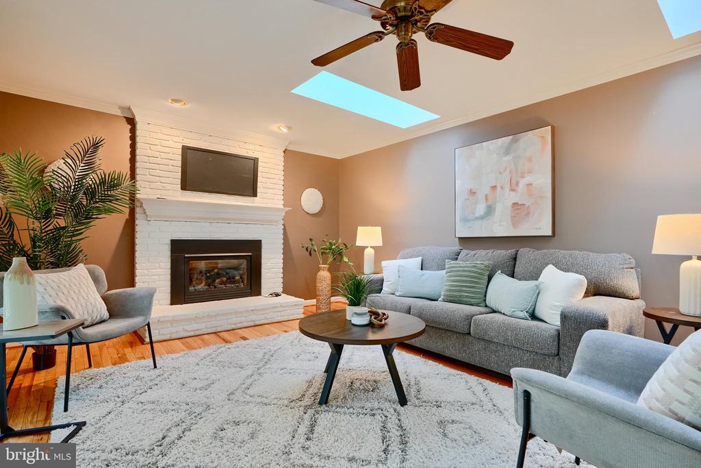 238 OAK COURT