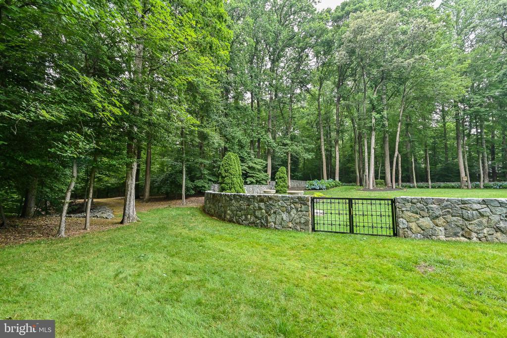 2030 HUNTWOOD DRIVE