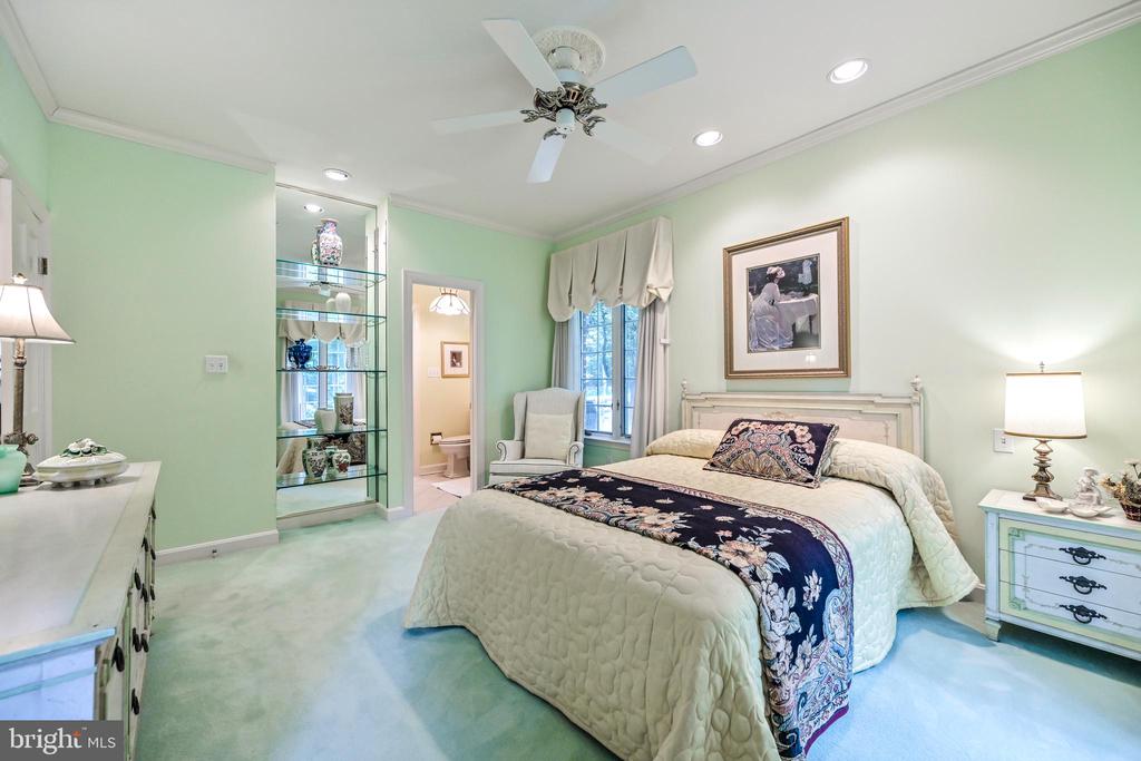 2030 HUNTWOOD DRIVE