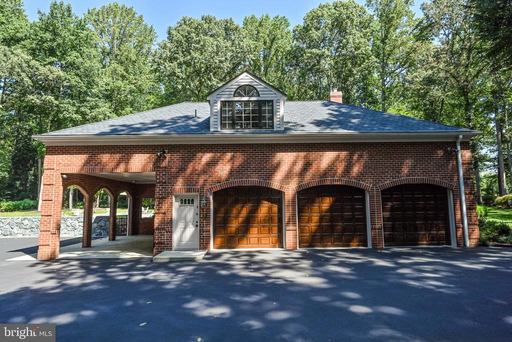 2030 HUNTWOOD DRIVE