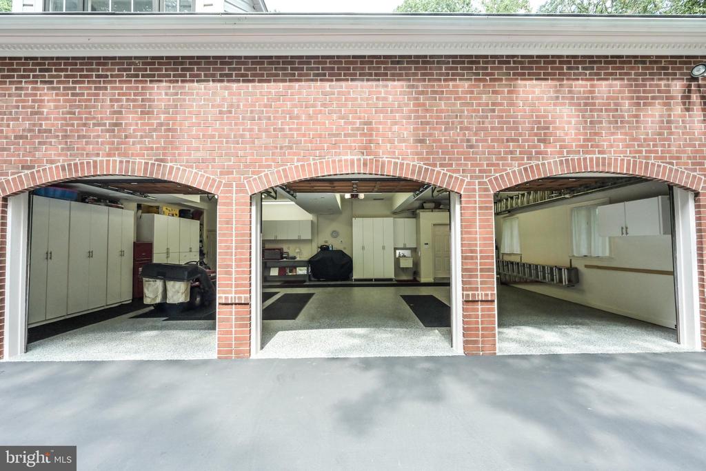 2030 HUNTWOOD DRIVE