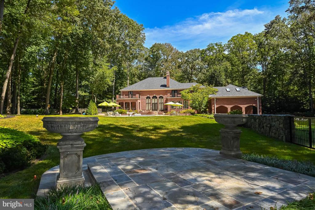 2030 HUNTWOOD DRIVE