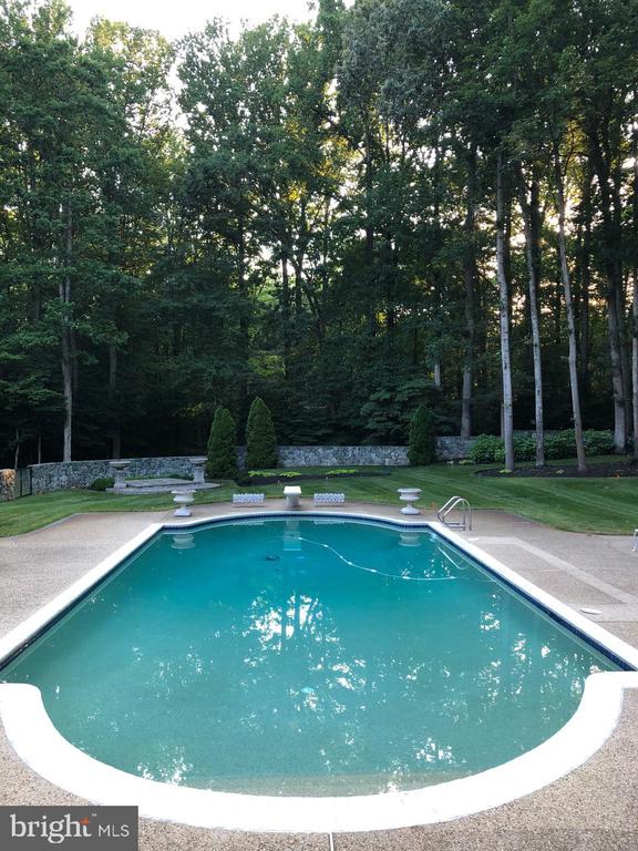 2030 HUNTWOOD DRIVE