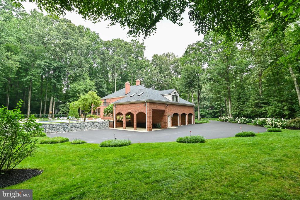 2030 HUNTWOOD DRIVE