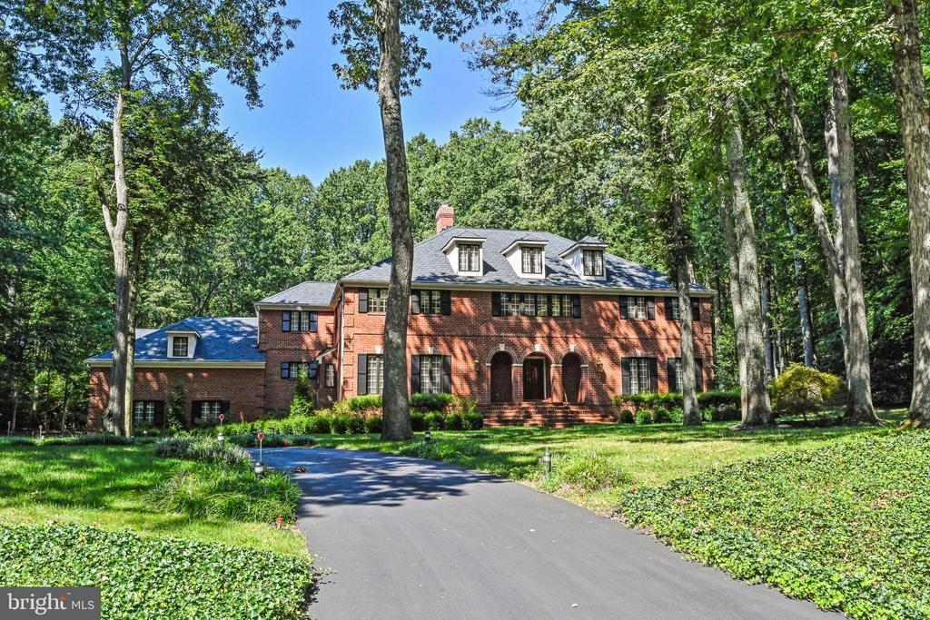 2030 HUNTWOOD DRIVE