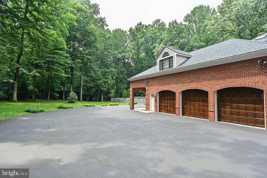 2030 HUNTWOOD DRIVE