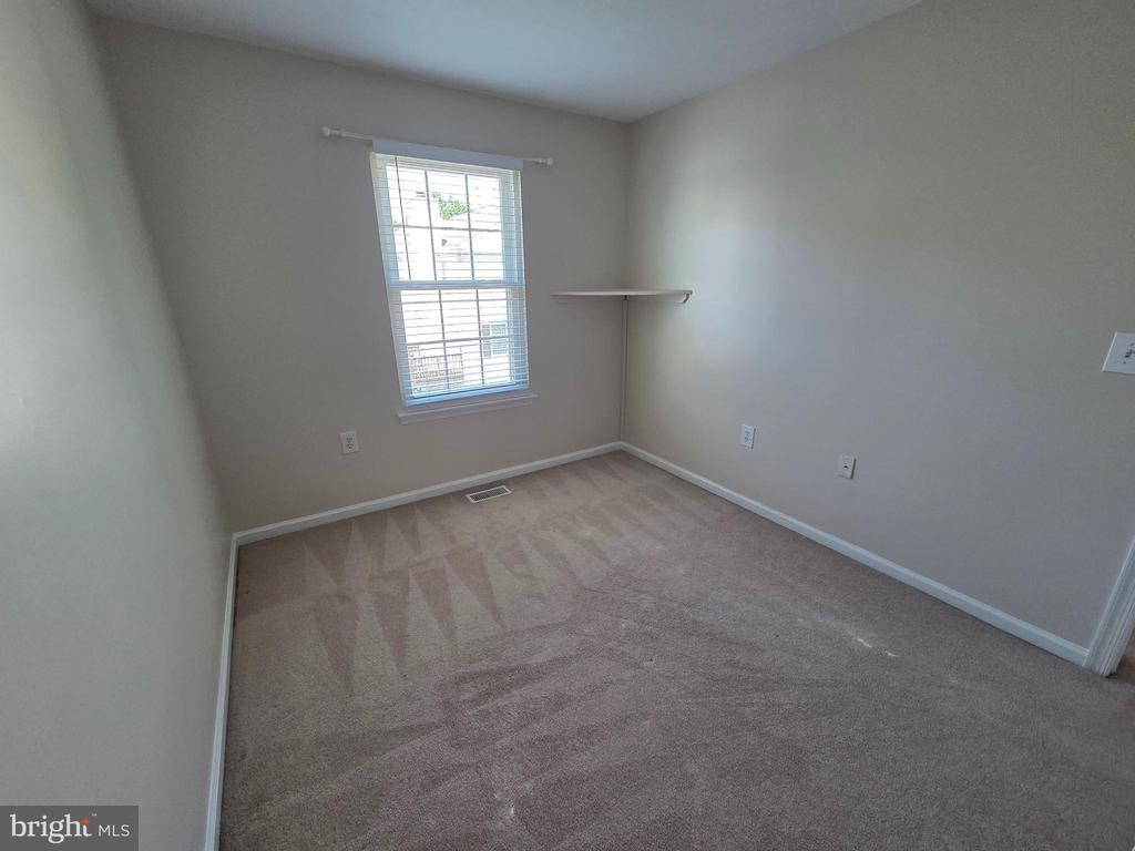 2472 WENTWORTH DRIVE