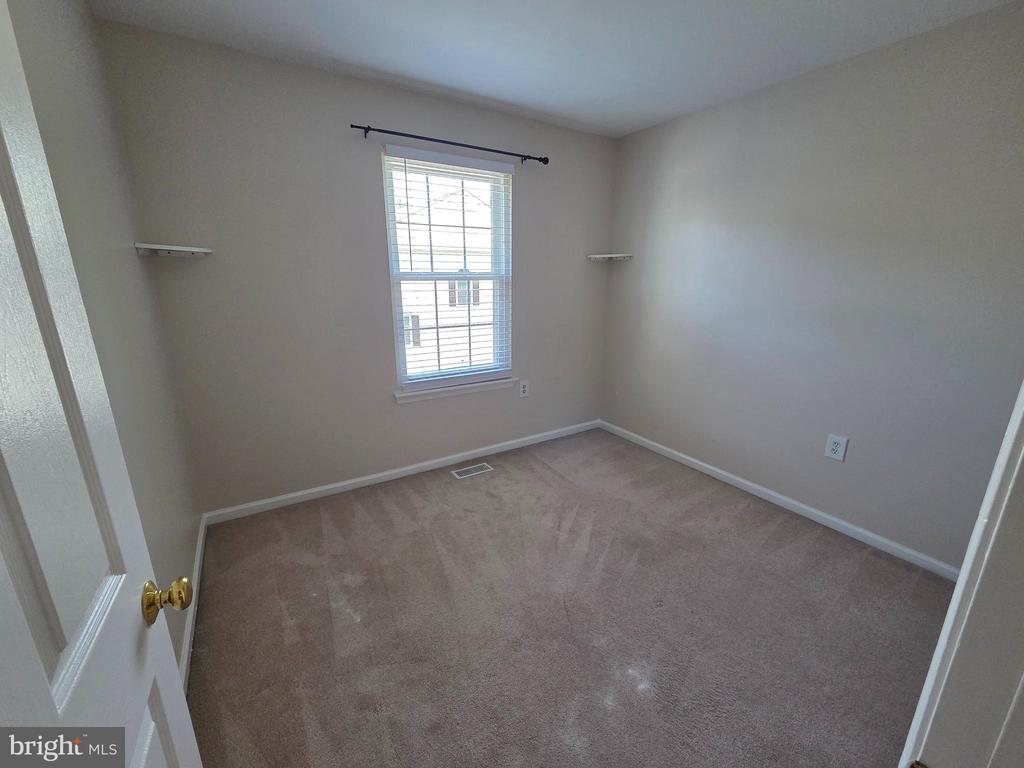2472 WENTWORTH DRIVE