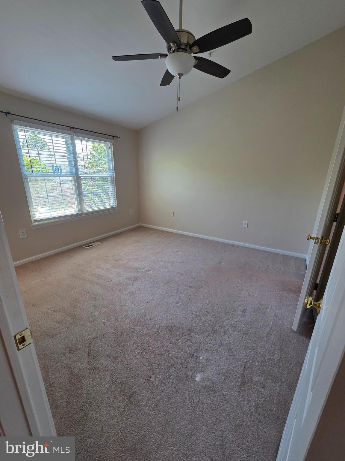 2472 WENTWORTH DRIVE