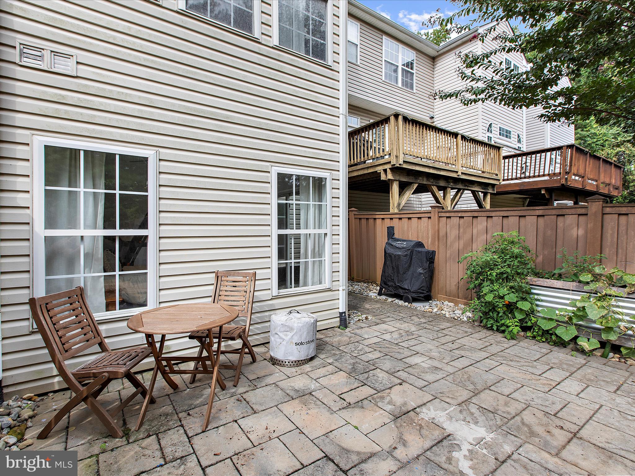 882 STONEHURST COURT