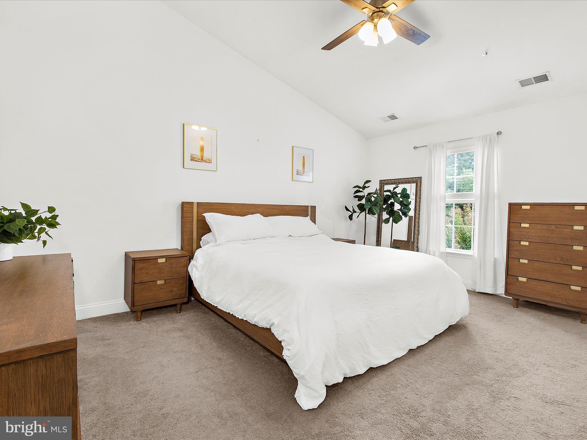882 STONEHURST COURT