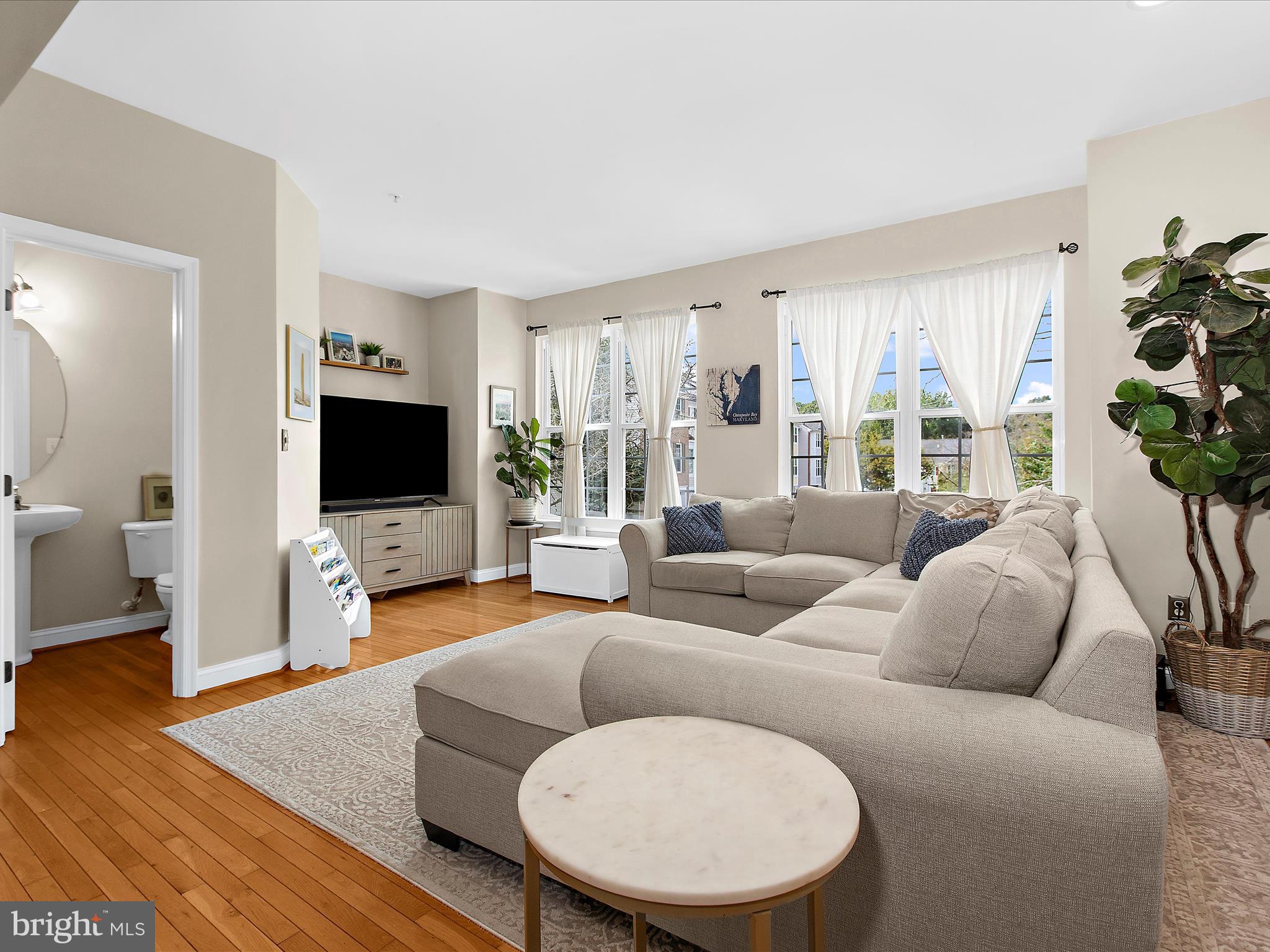 882 STONEHURST COURT