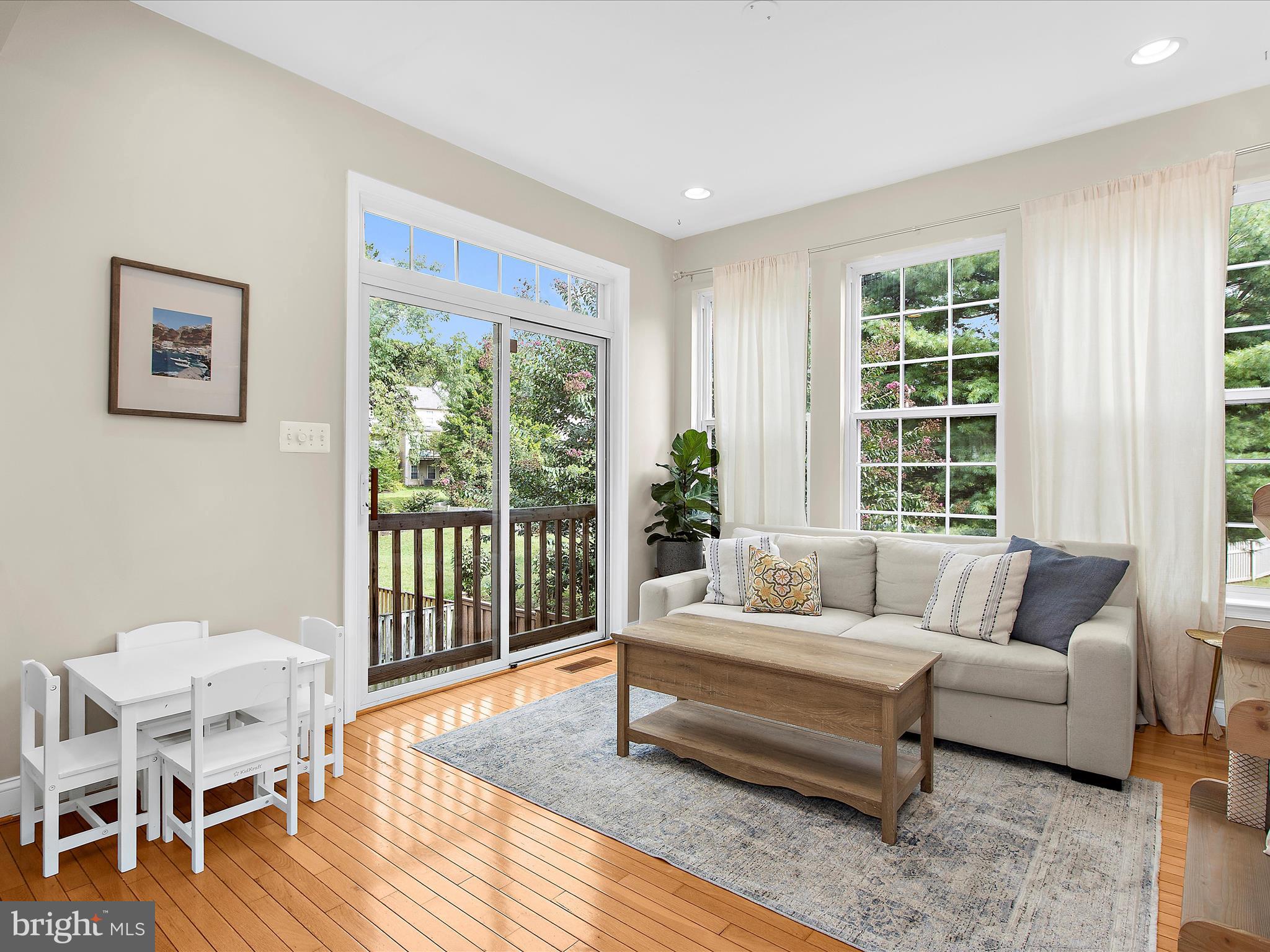 882 STONEHURST COURT