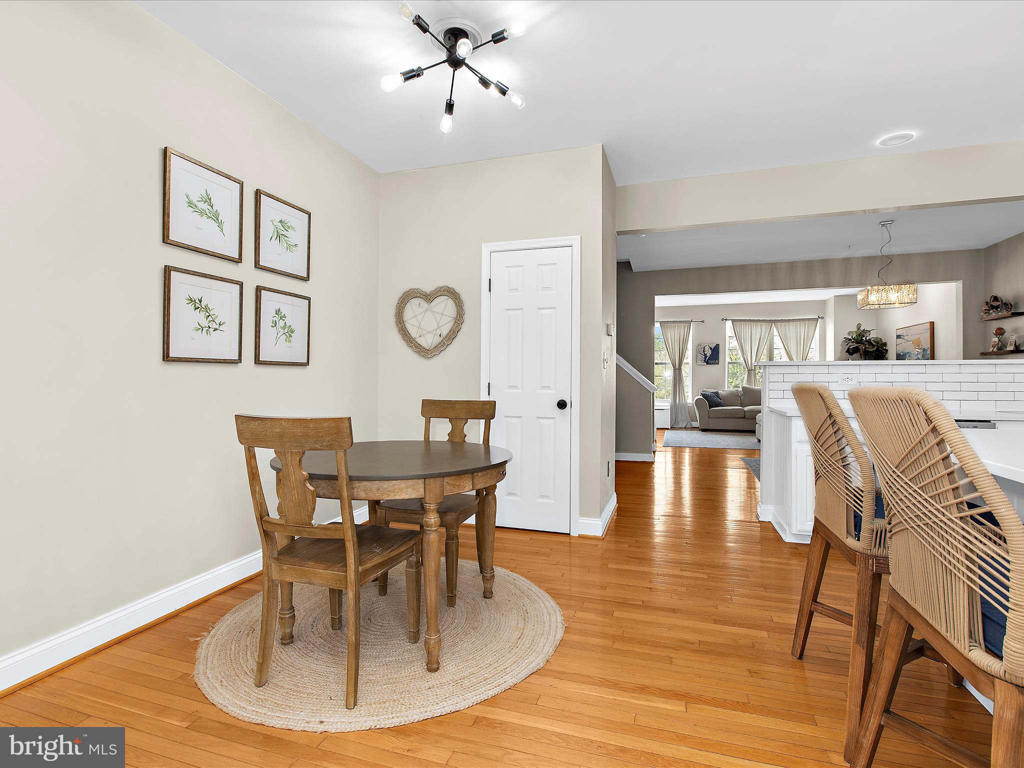 882 STONEHURST COURT