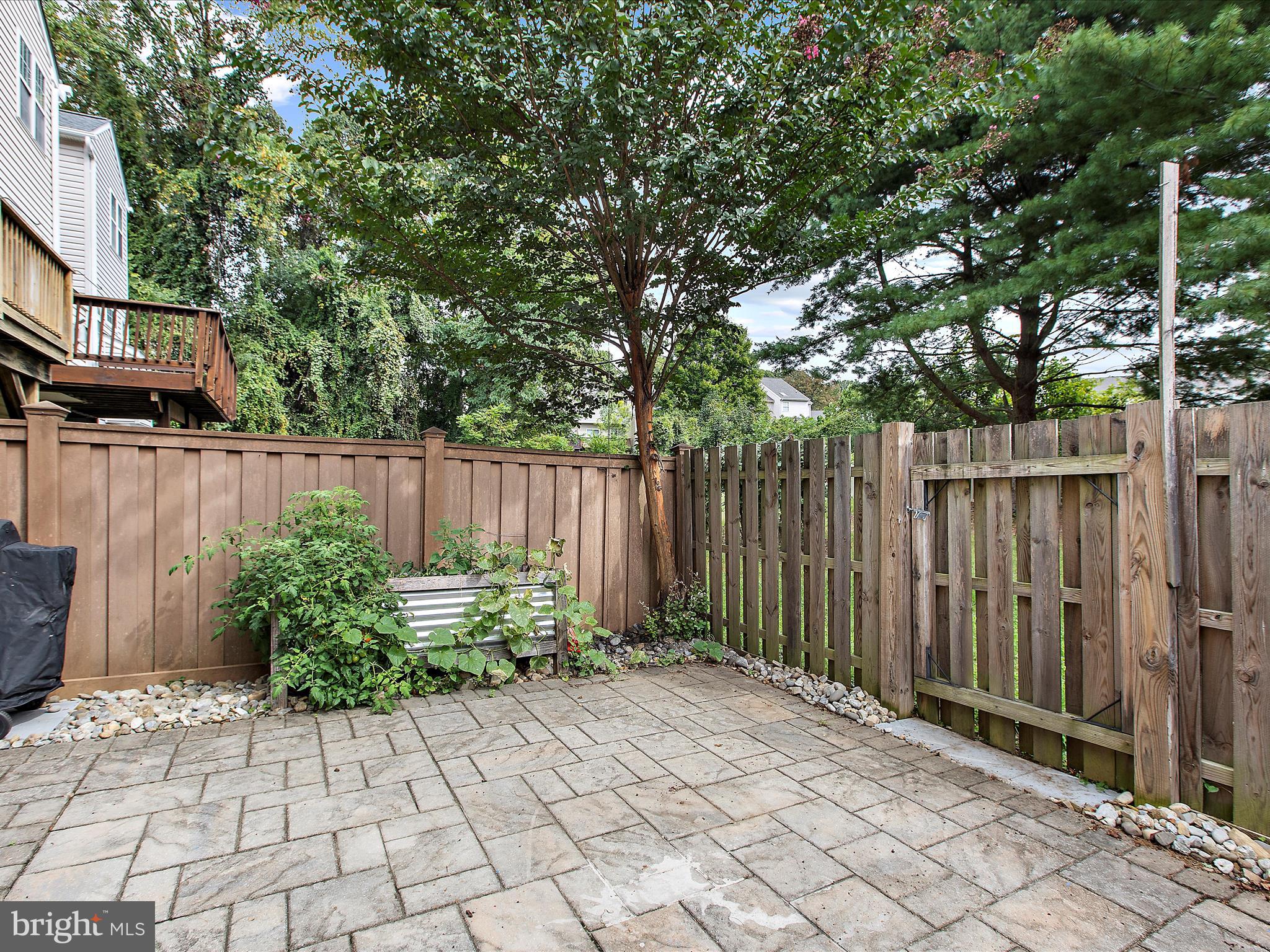 882 STONEHURST COURT