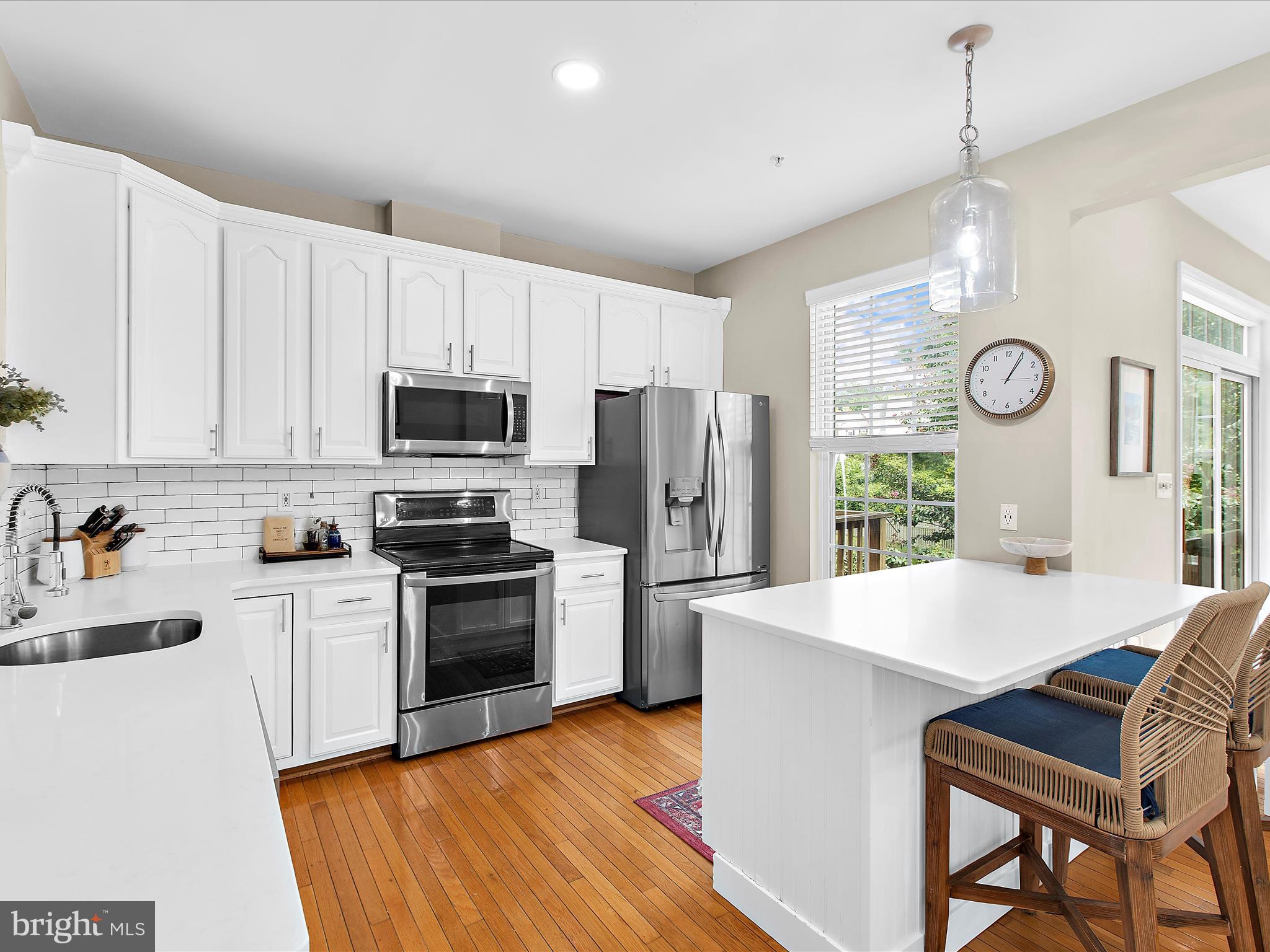882 STONEHURST COURT