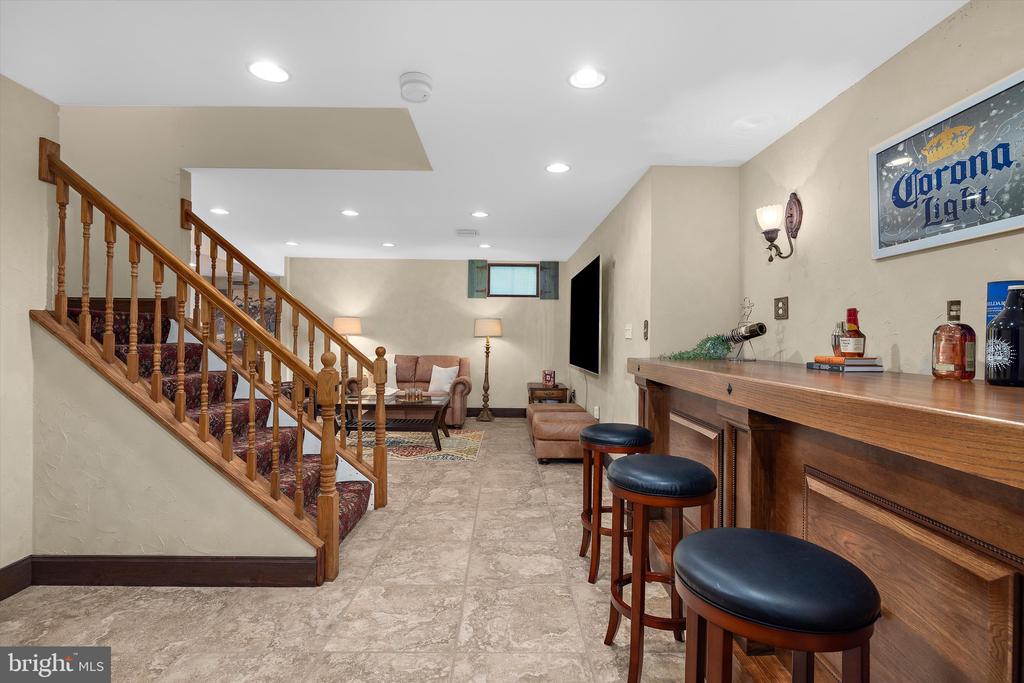 204 MAPLE CREEK LANE