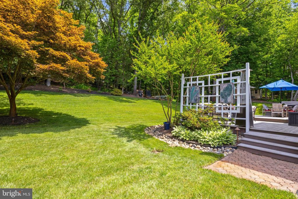 204 MAPLE CREEK LANE