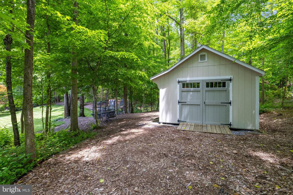 204 MAPLE CREEK LANE