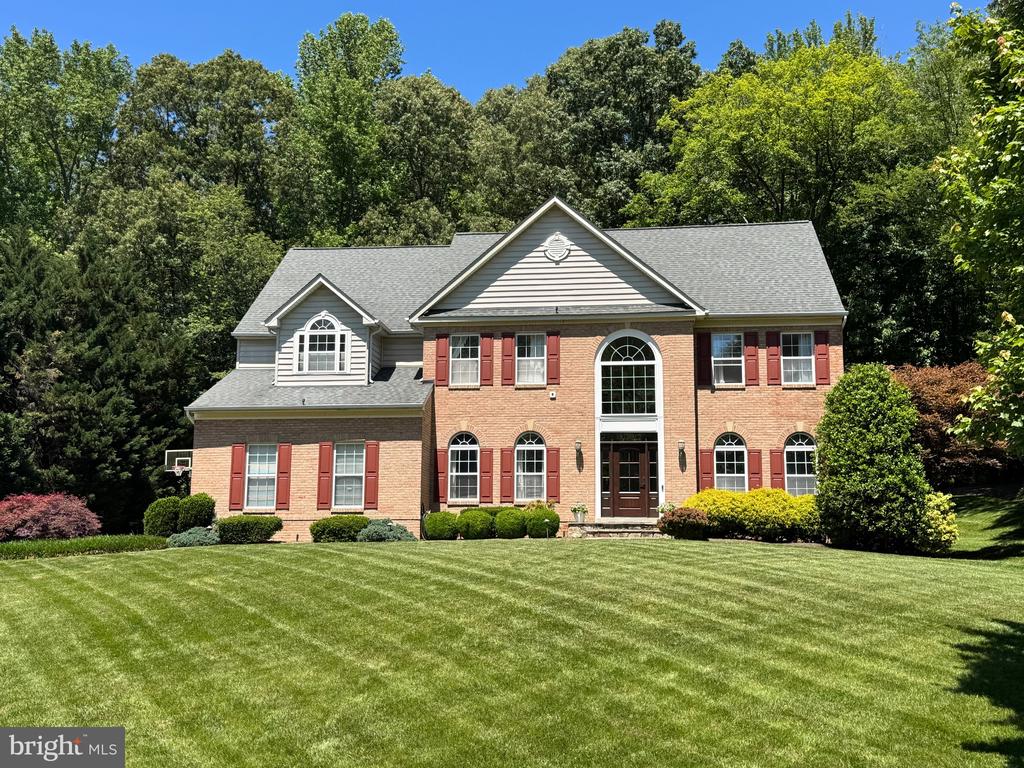 204 MAPLE CREEK LANE