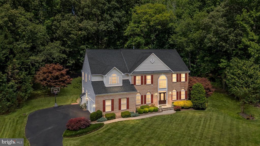 204 MAPLE CREEK LANE