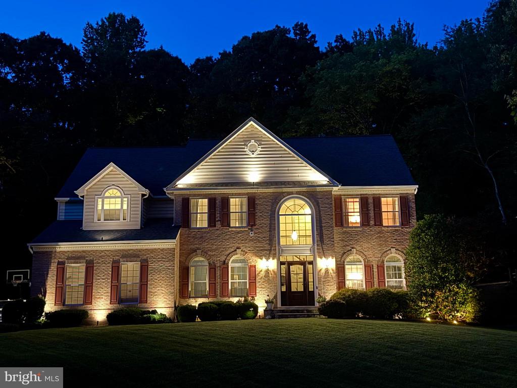 204 MAPLE CREEK LANE