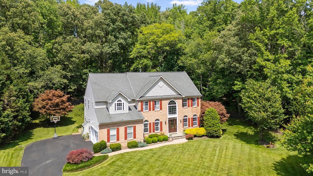 204 MAPLE CREEK LANE