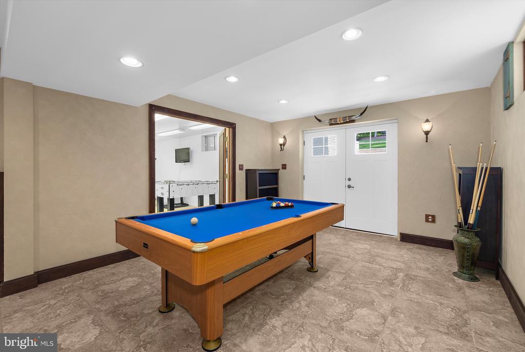 204 MAPLE CREEK LANE
