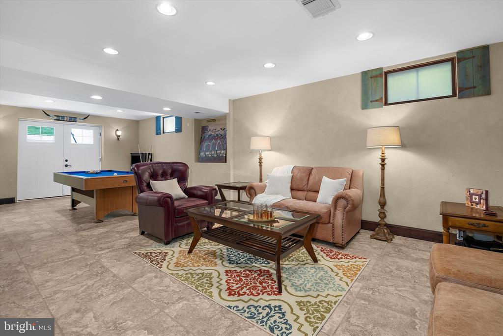 204 MAPLE CREEK LANE