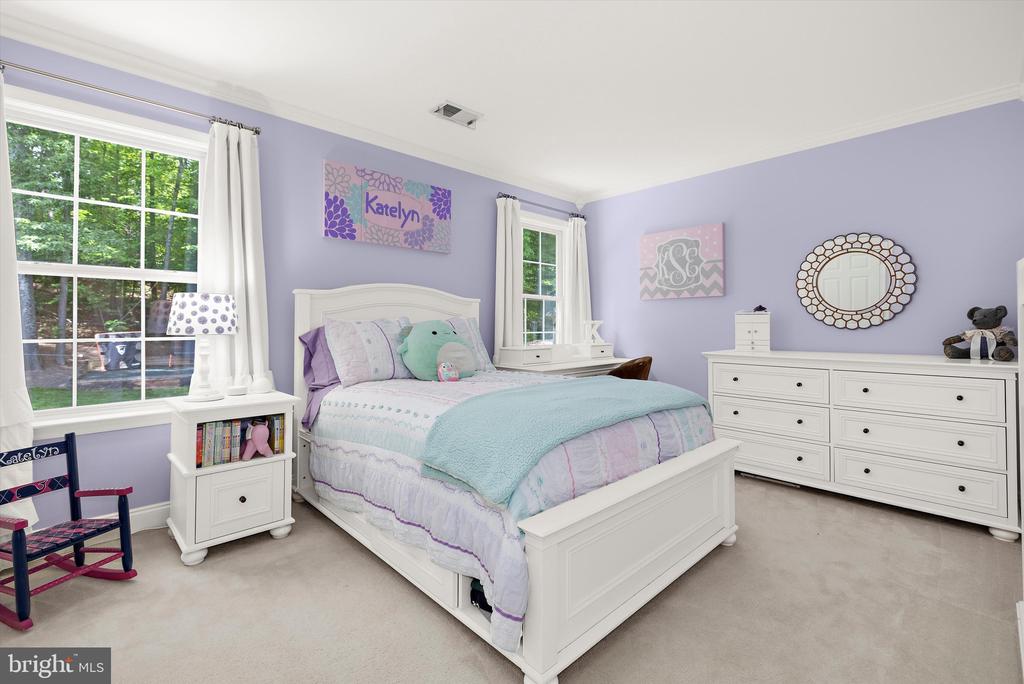 204 MAPLE CREEK LANE