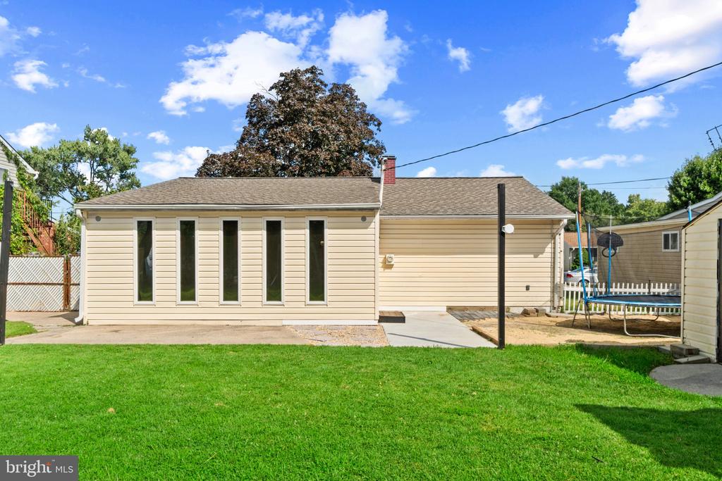 716 HAMLEN ROAD